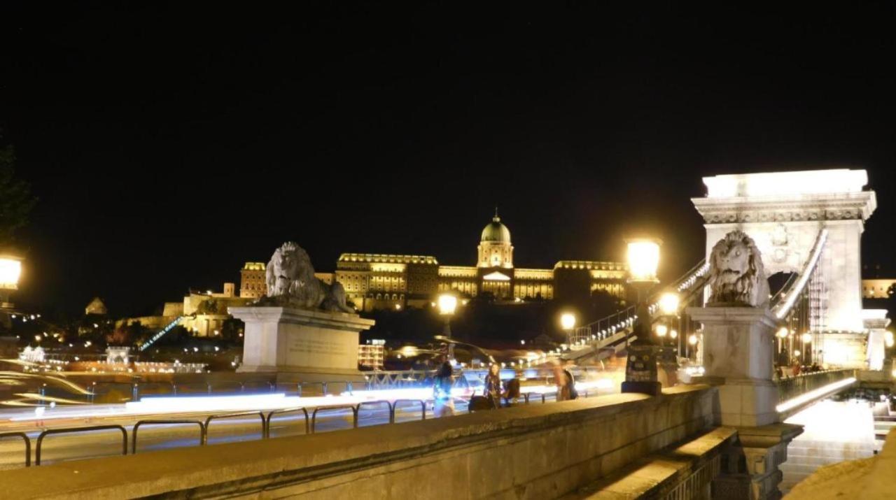 בודפשט Modern, Quiet & Cozy Apartment In The Middle Of Downtown Near Danube At Fashion Street מראה חיצוני תמונה