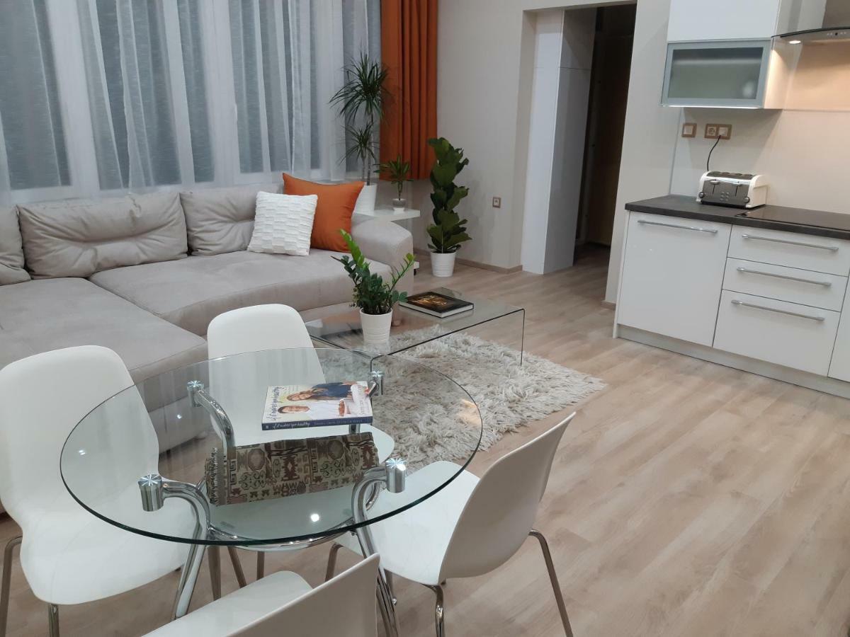 בודפשט Modern, Quiet & Cozy Apartment In The Middle Of Downtown Near Danube At Fashion Street מראה חיצוני תמונה