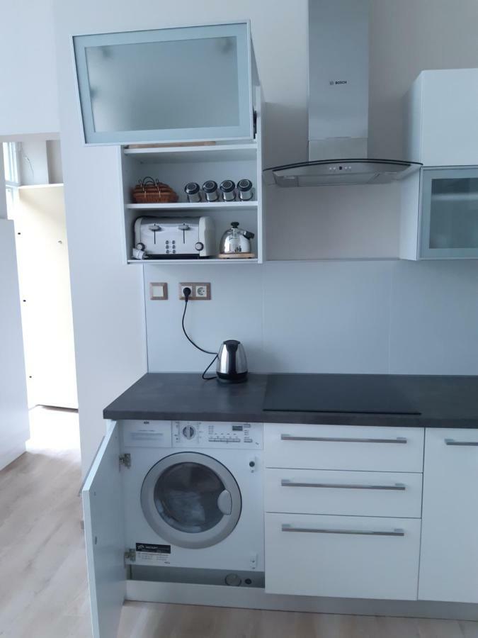 בודפשט Modern, Quiet & Cozy Apartment In The Middle Of Downtown Near Danube At Fashion Street מראה חיצוני תמונה