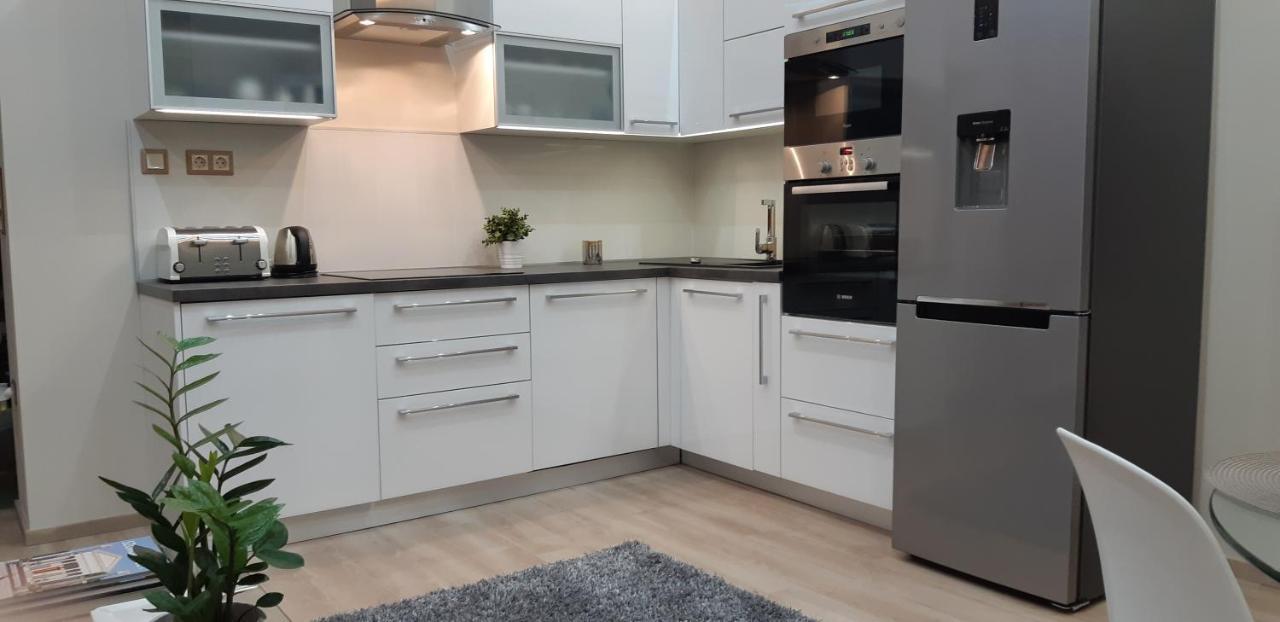 בודפשט Modern, Quiet & Cozy Apartment In The Middle Of Downtown Near Danube At Fashion Street מראה חיצוני תמונה