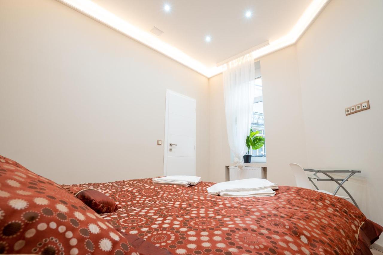 בודפשט Modern, Quiet & Cozy Apartment In The Middle Of Downtown Near Danube At Fashion Street מראה חיצוני תמונה